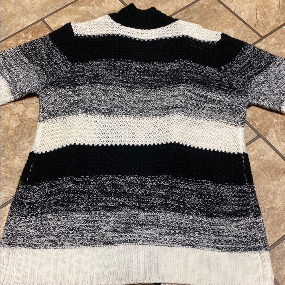Black and White Striped Medium Cardigan Sweater Collegiate Fall Office - Picture 12 of 14